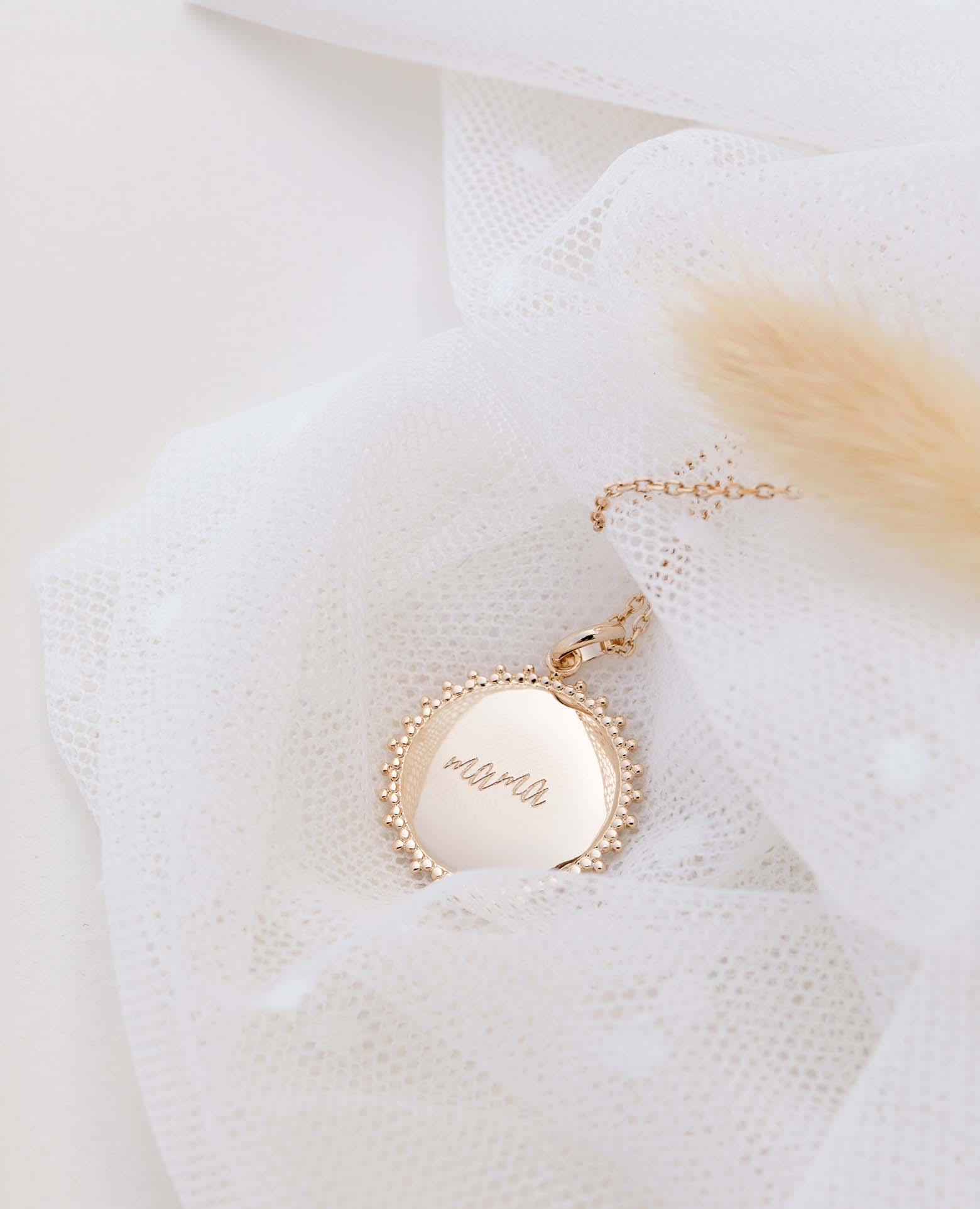 Collier médaille Maman