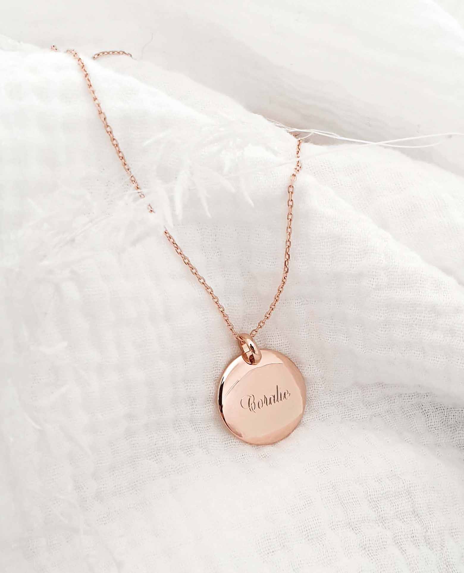Collier médaille bombée prénom Or rose