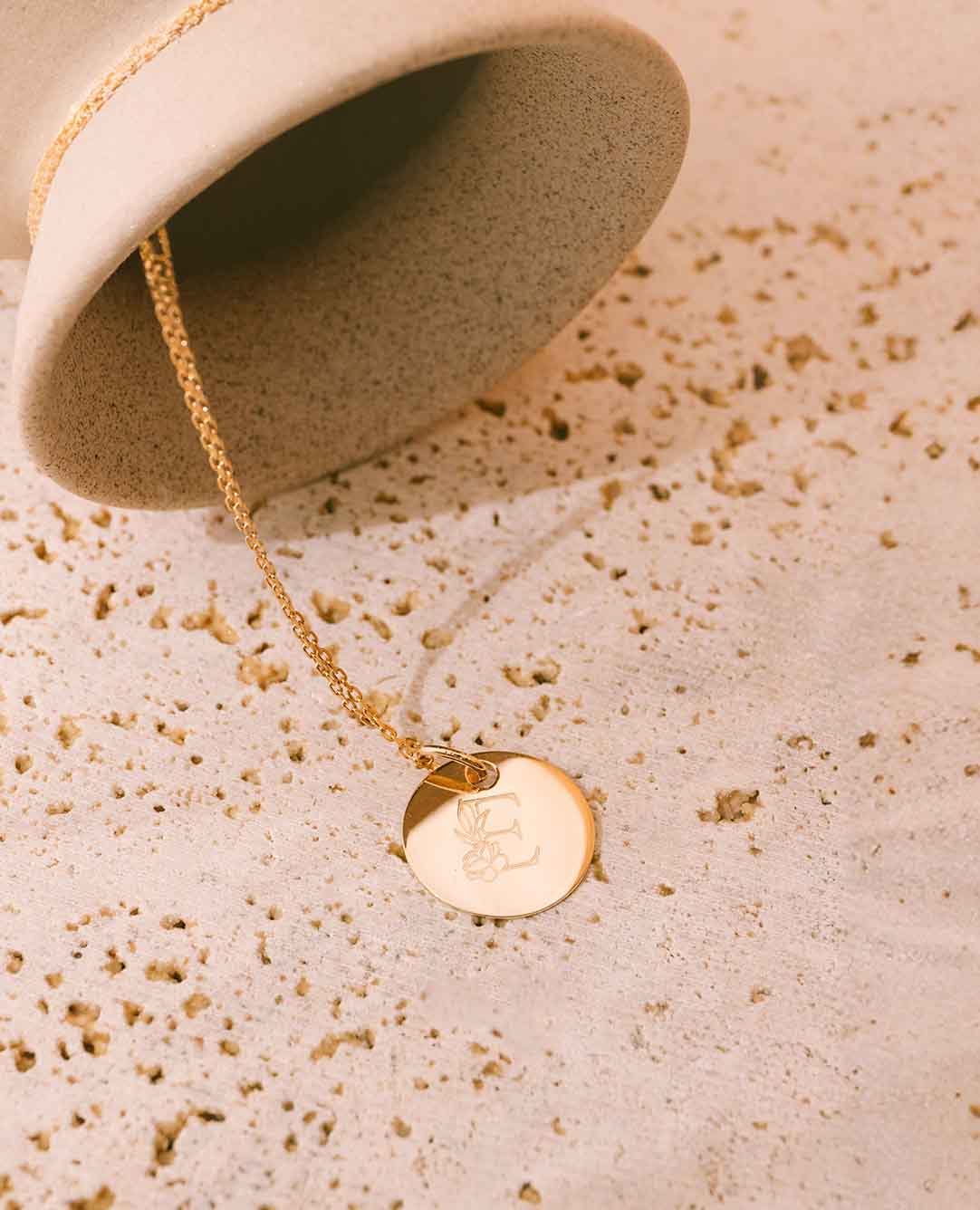 Personalisierte Blumenmedaille Gold