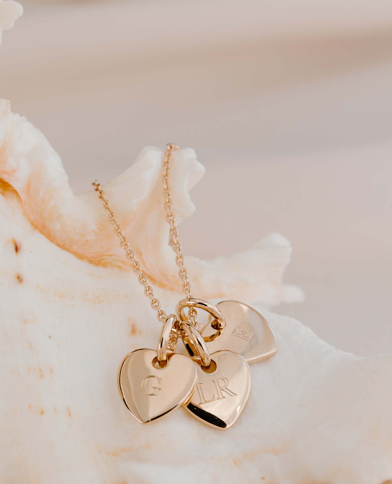 Collier Sasha 3 petits cœurs initiales or