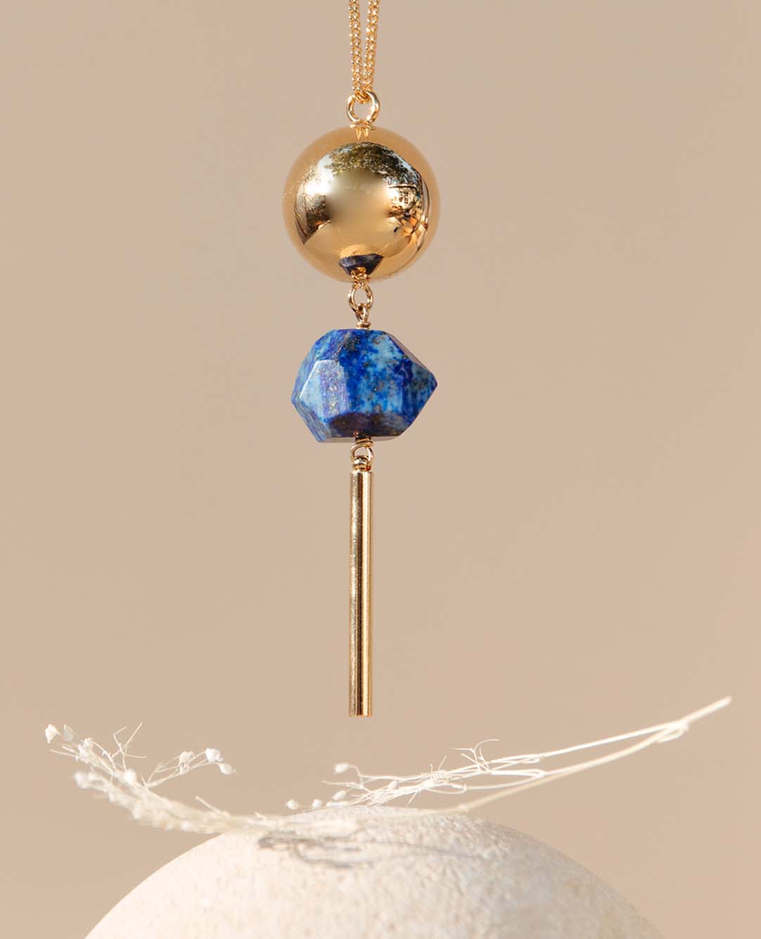 Klangkugel Schwangerschaft <i>Pia</i> Gold mit Lapislazuli