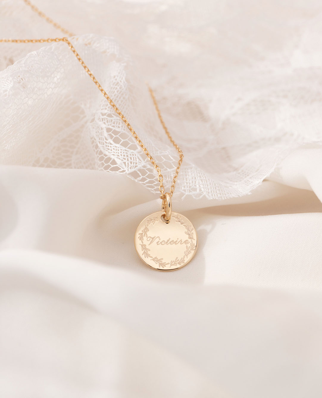 Taufmedaille personalisierte mit Blätterkranz