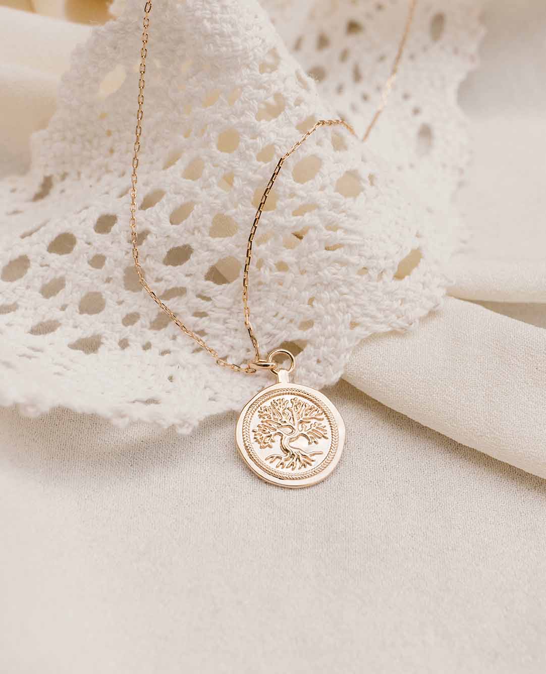 Taufmedaille <i>Lebensbaum</i> mit Relief