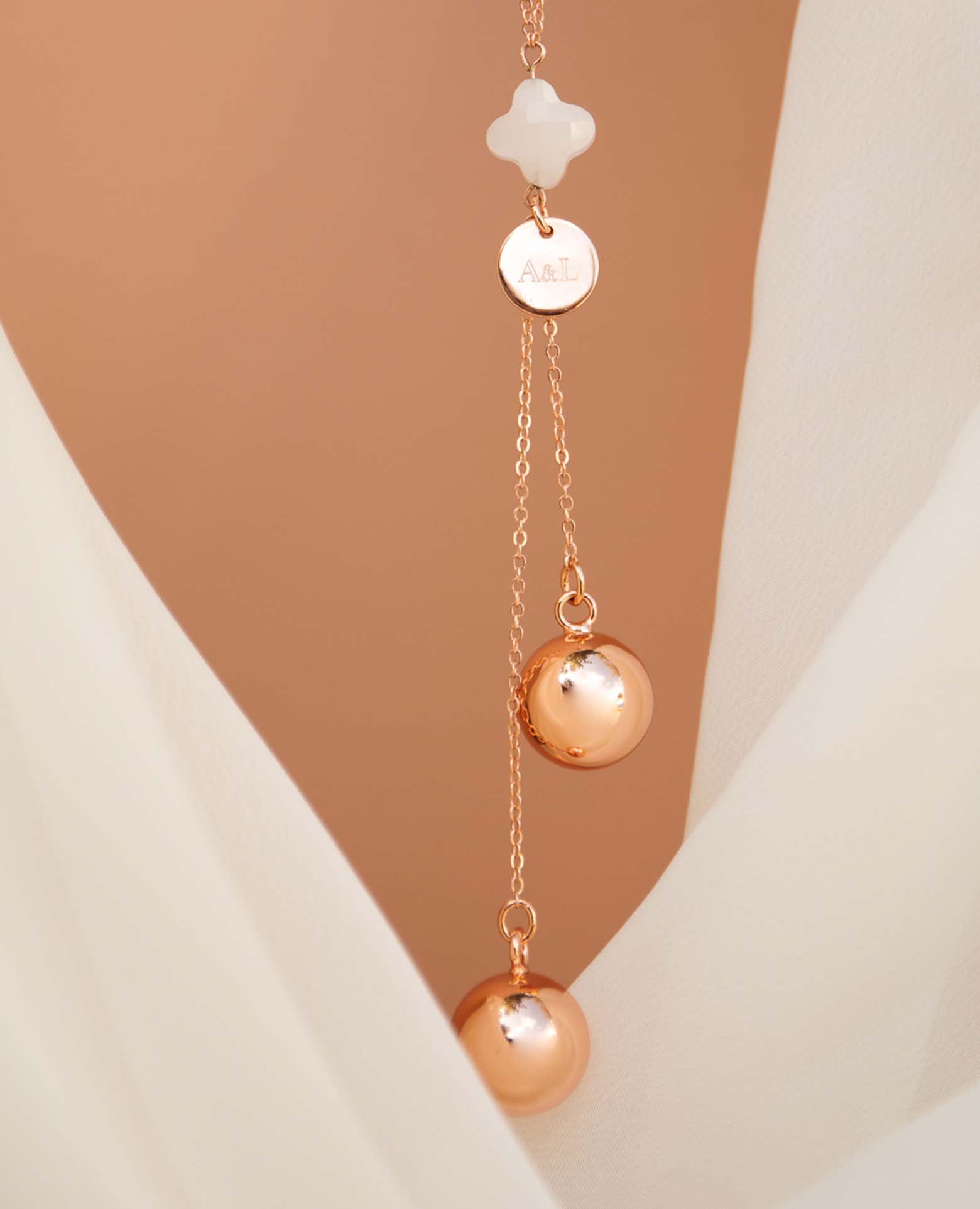 Personalisierte Schwangerschafts-Klangkugel für Zwillinge Roségold „June“