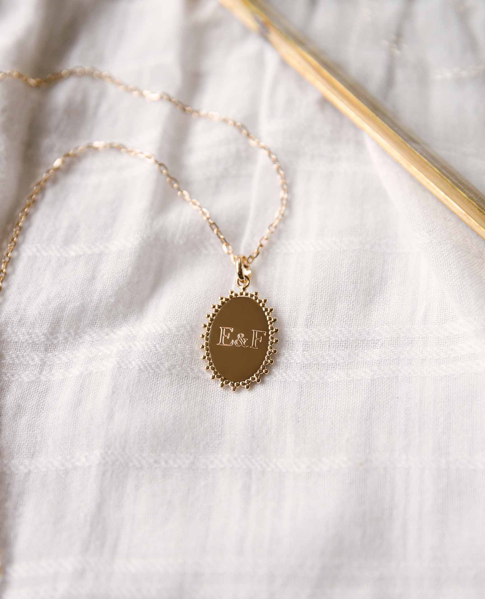 Personalisierte Medaille <i>Adèle</i> mit Initialen