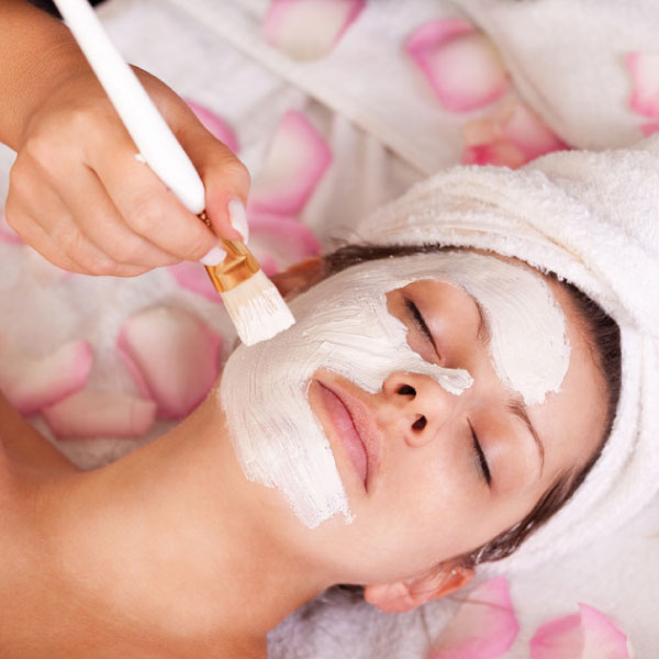 Kosmetikerin zu Hause